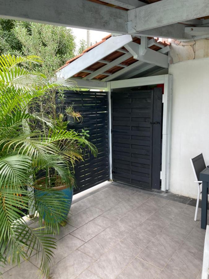 Grand T2 Tout Confort , Emplacement Ideal Riviere-Salee Exterior foto